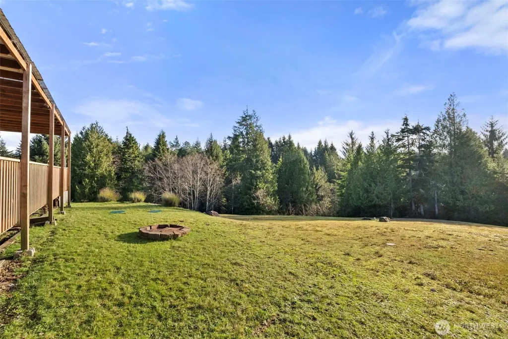 15 Spruce Lane South Bend WA 98586