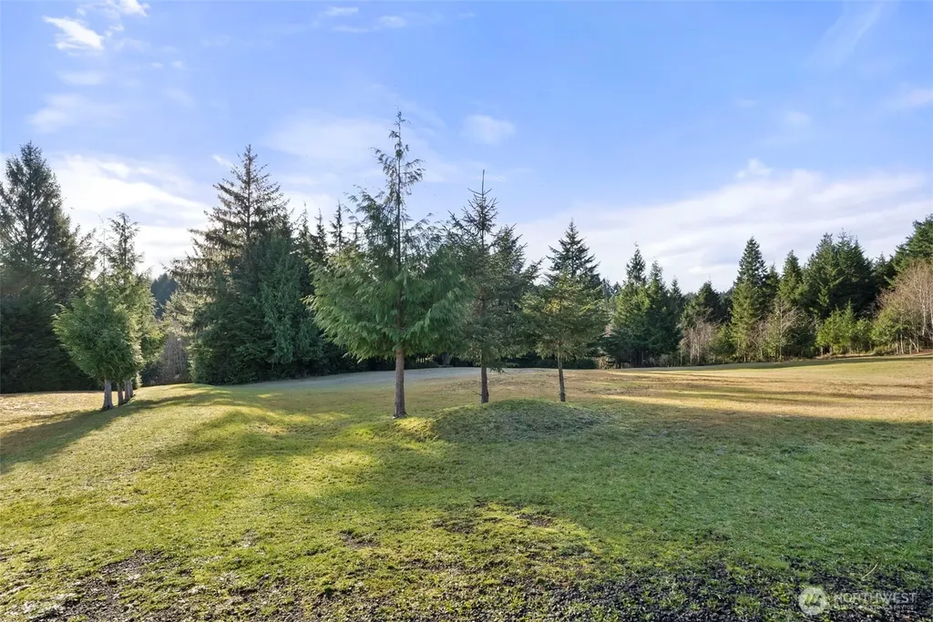 15 Spruce Lane South Bend WA 98586