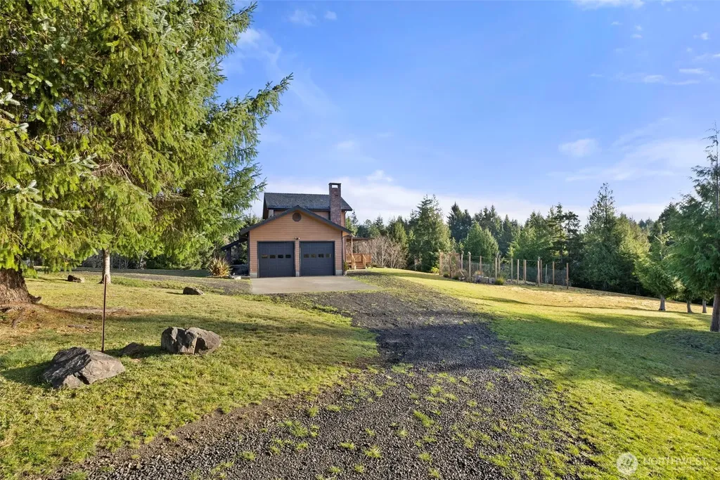 15 Spruce Lane South Bend WA 98586