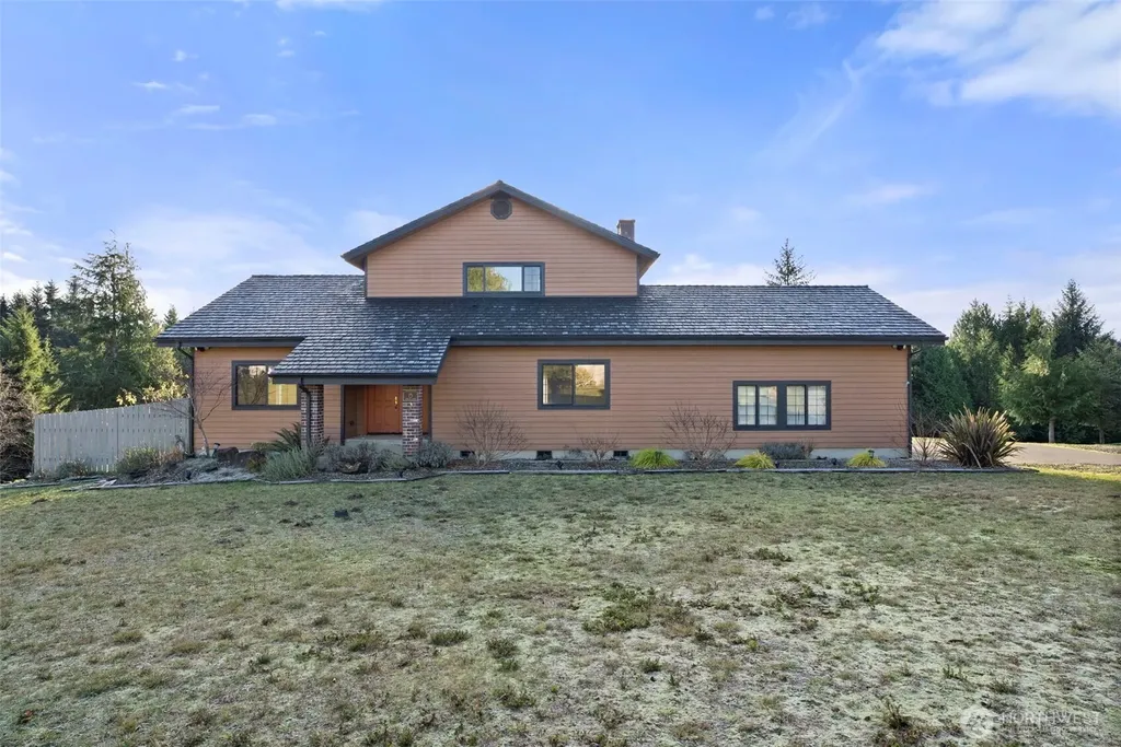 15 Spruce Lane South Bend WA 98586