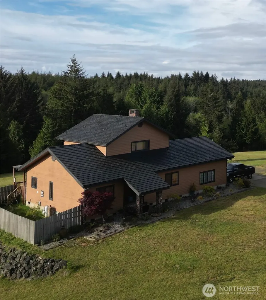 15 Spruce Lane South Bend WA 98586