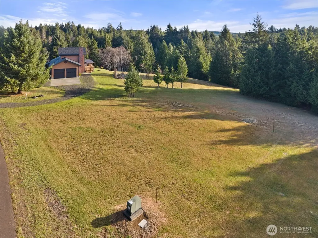 15 Spruce Lane South Bend WA 98586