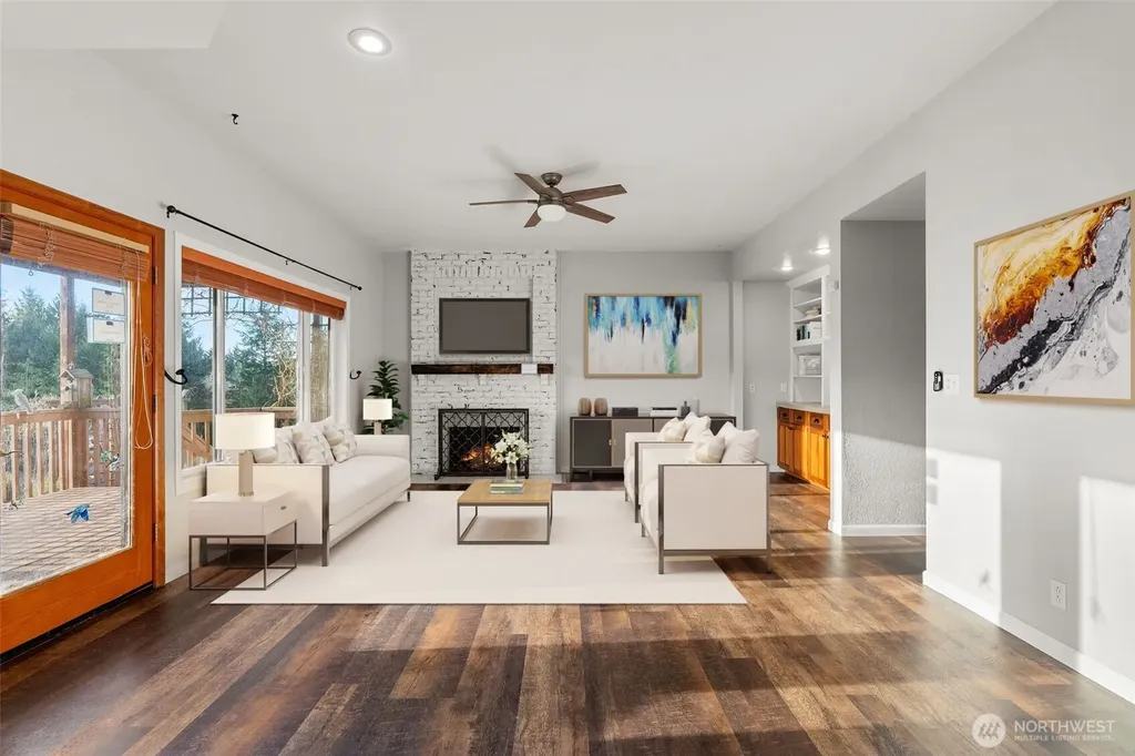 15 Spruce Lane South Bend WA 98586