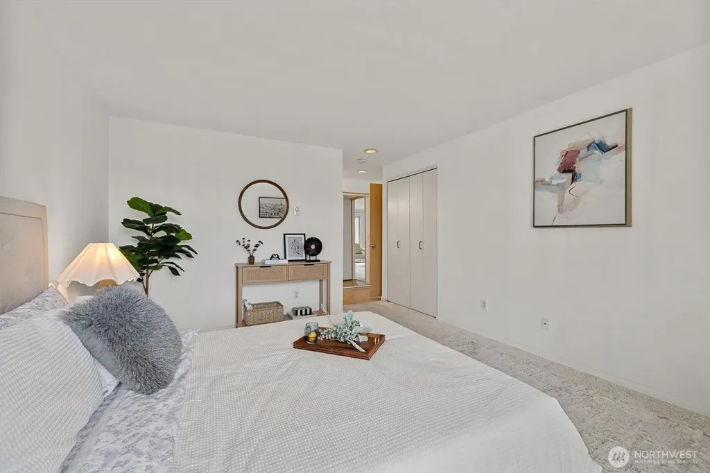 2253 Gilman Drive W Seattle WA 98119