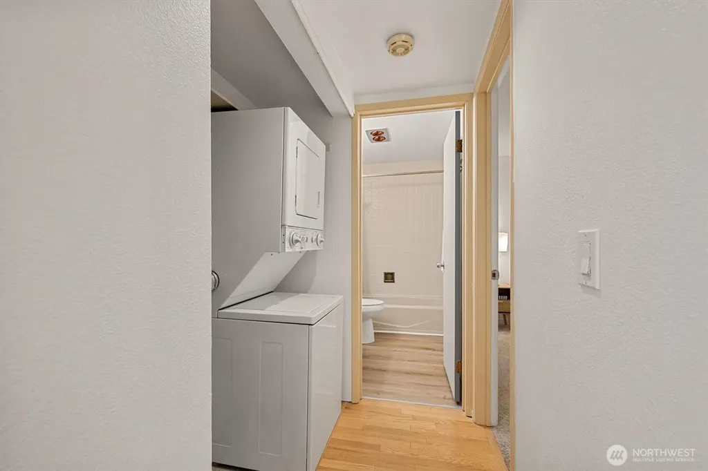 2253 Gilman Drive W Seattle WA 98119