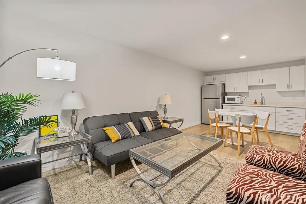 2253 Gilman Drive W Seattle WA 98119