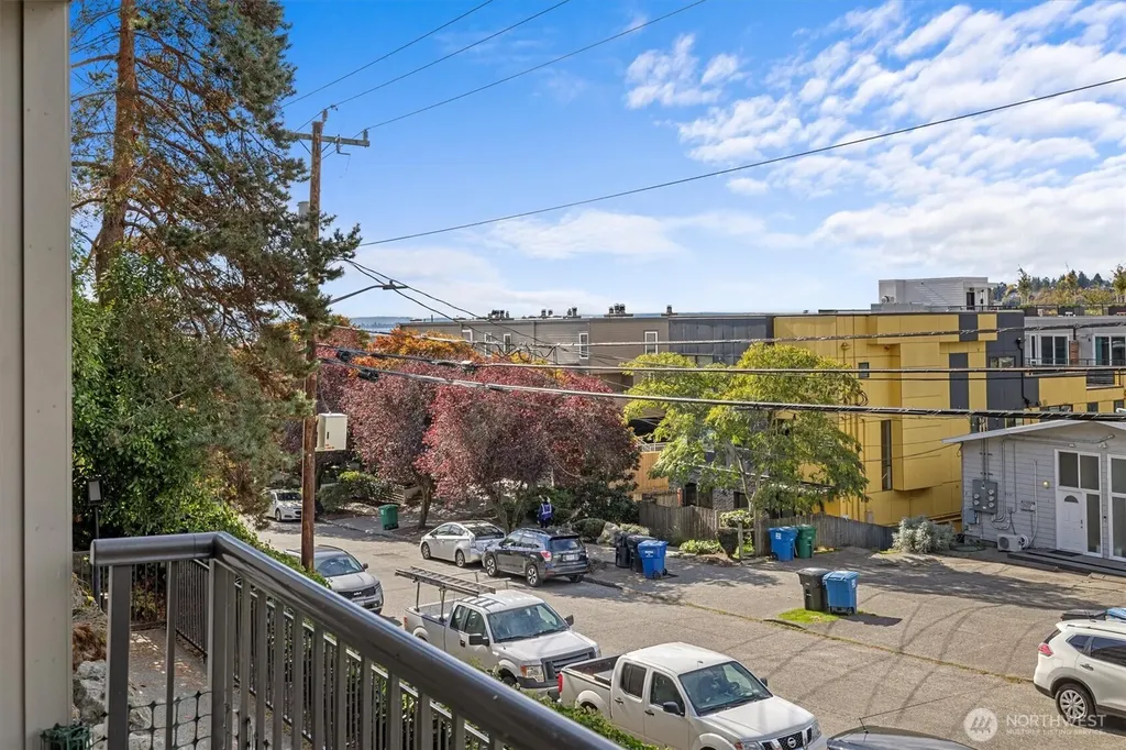 2253 Gilman Drive W Seattle WA 98119