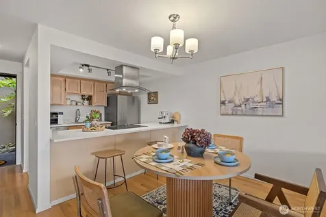 2253 Gilman Drive W Seattle WA 98119