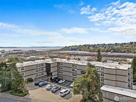 2253 Gilman Drive W Seattle WA 98119