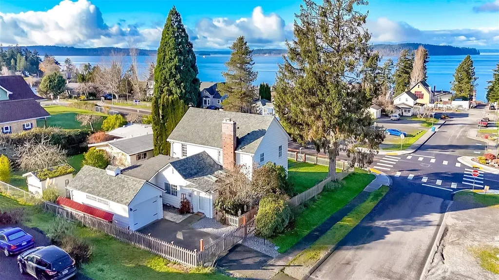 1514 Rainier Street Steilacoom WA 98388