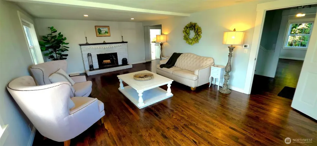 1514 Rainier Street Steilacoom WA 98388