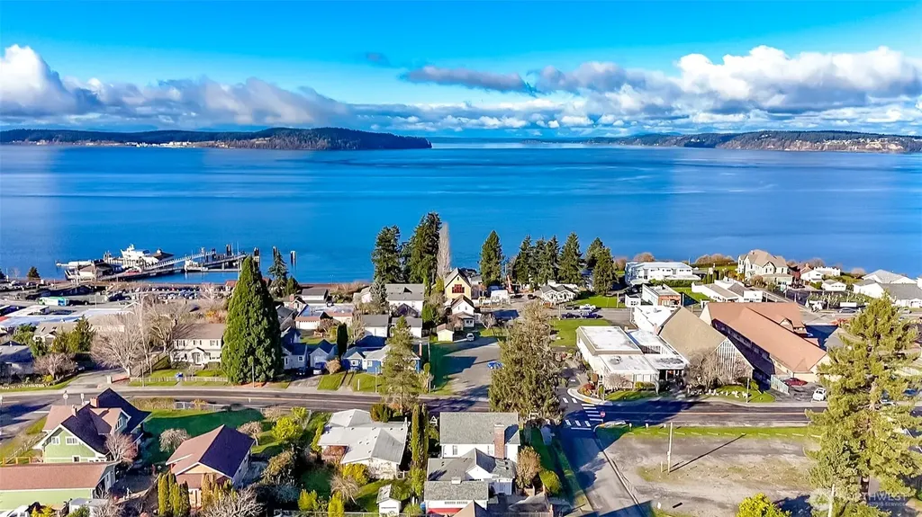 1514 Rainier Street Steilacoom WA 98388