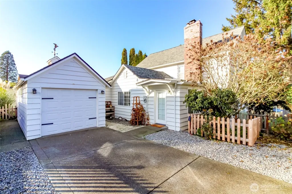 1514 Rainier Street Steilacoom WA 98388