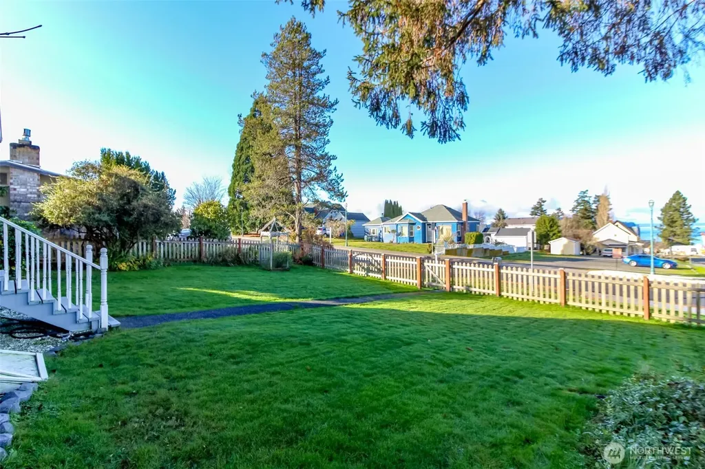 1514 Rainier Street Steilacoom WA 98388