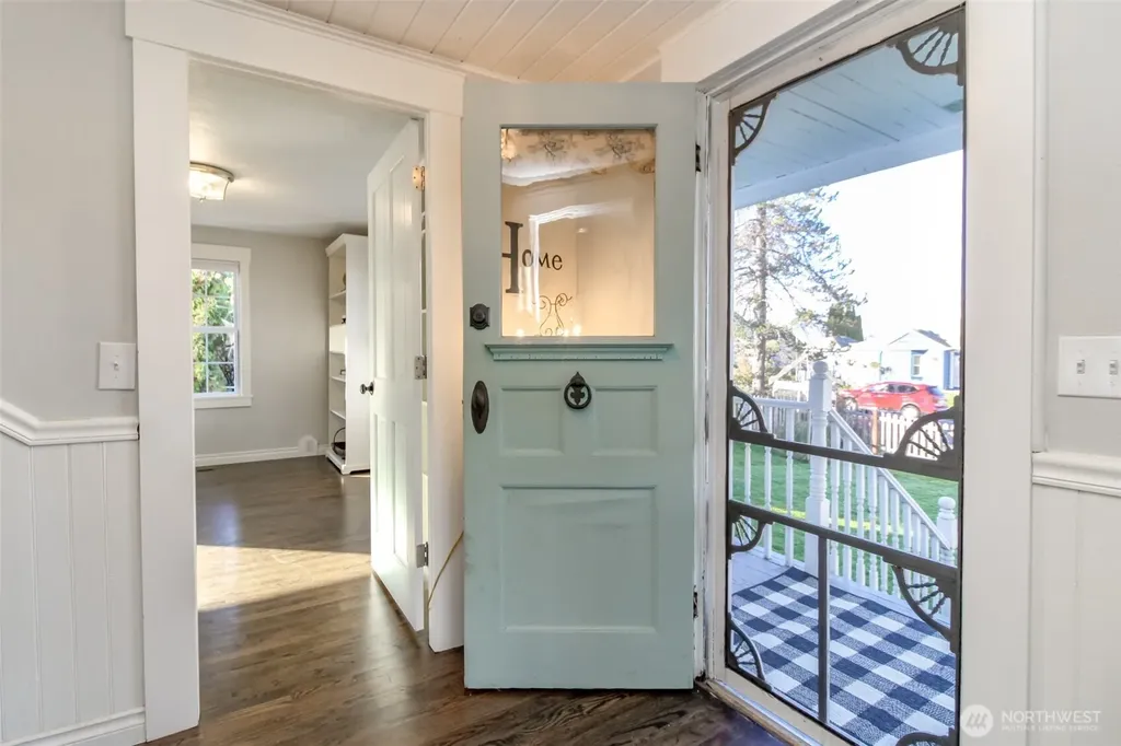 1514 Rainier Street Steilacoom WA 98388