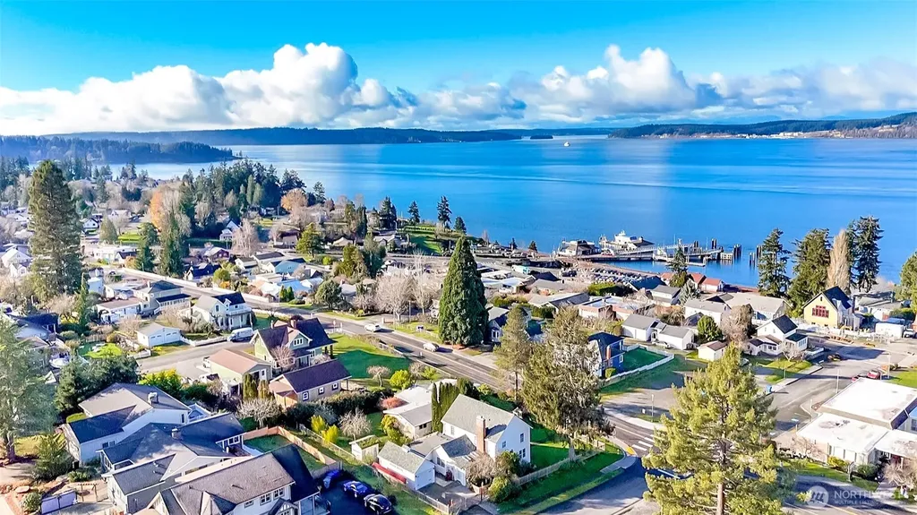 1514 Rainier Street Steilacoom WA 98388
