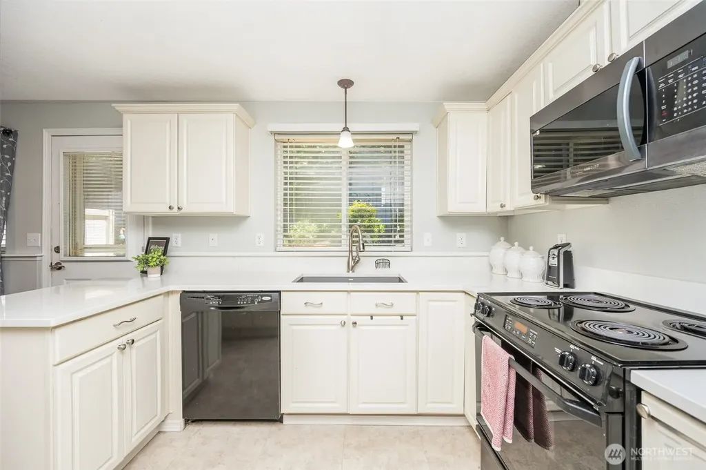 5726 99th Street Ct E Puyallup WA 98373