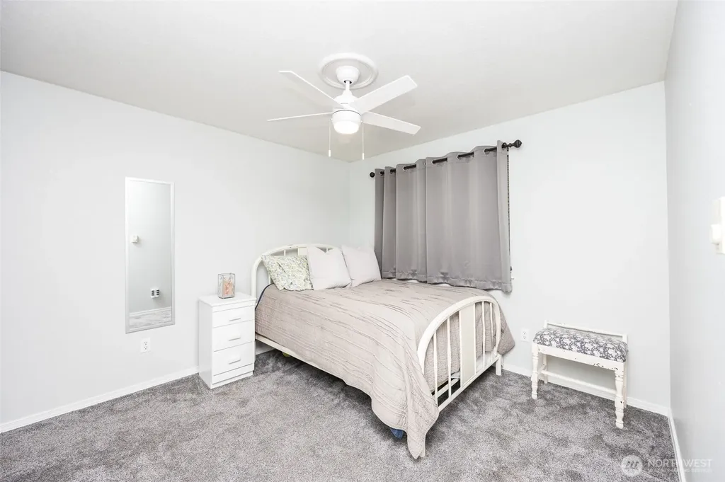 5726 99th Street Ct E Puyallup WA 98373
