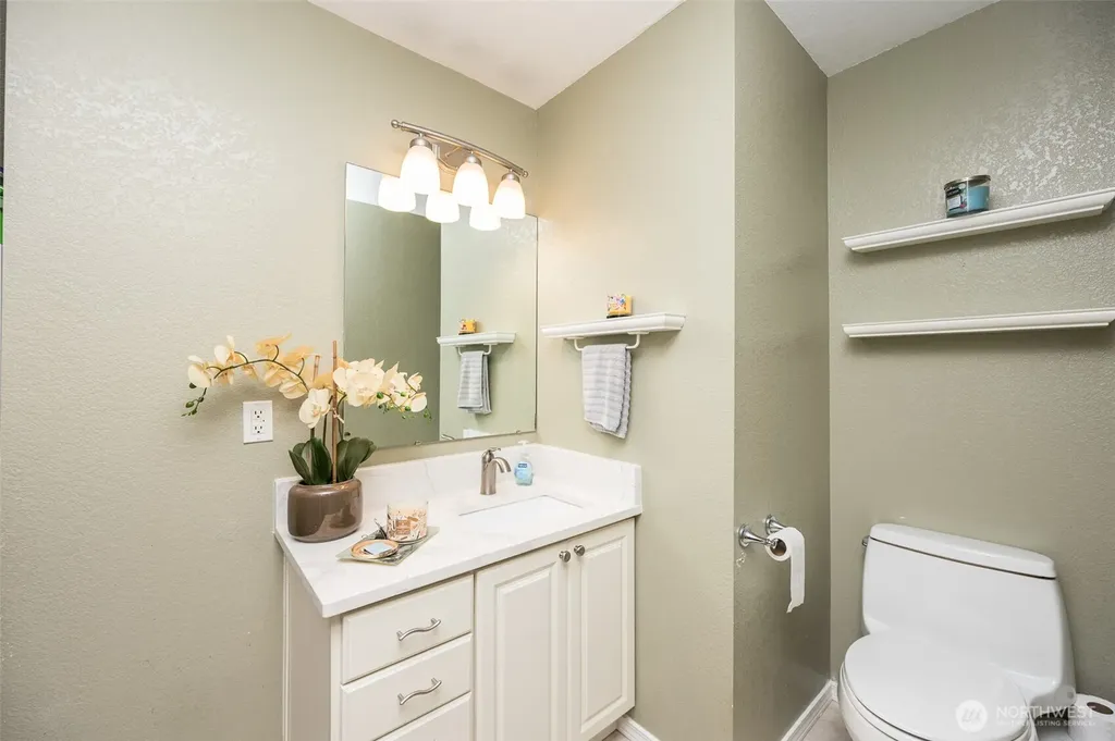 5726 99th Street Ct E Puyallup WA 98373