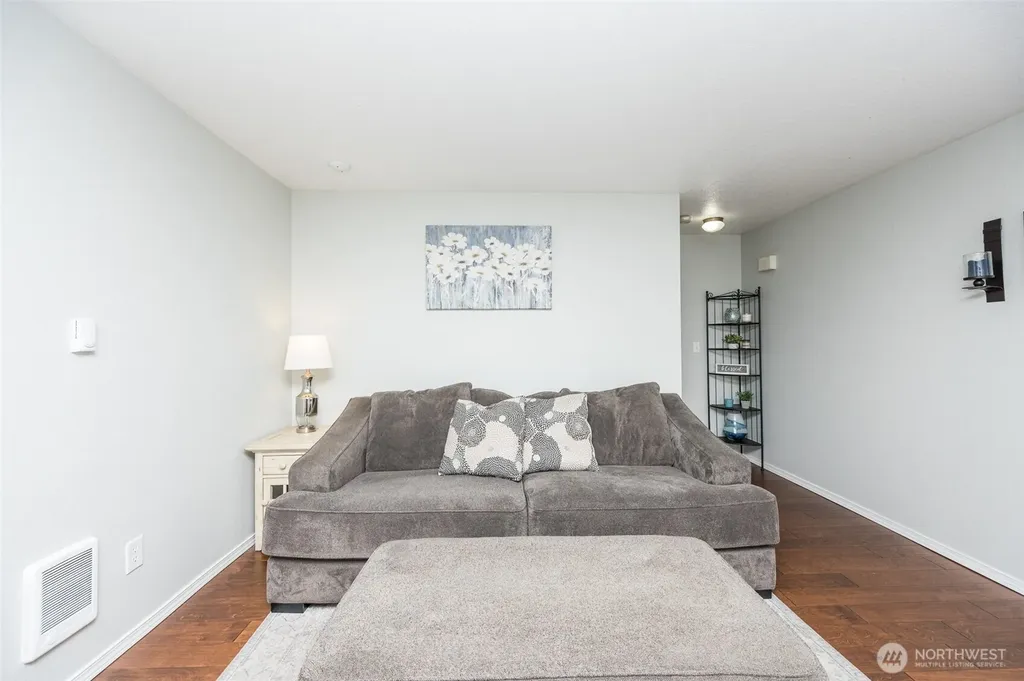 5726 99th Street Ct E Puyallup WA 98373
