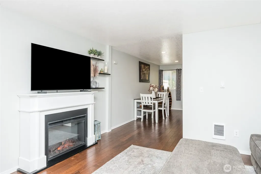 5726 99th Street Ct E Puyallup WA 98373