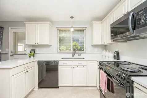 5726 99th Street Ct E Puyallup WA 98373