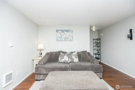 5726 99th Street Ct E Puyallup WA 98373
