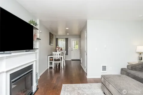5726 99th Street Ct E Puyallup WA 98373