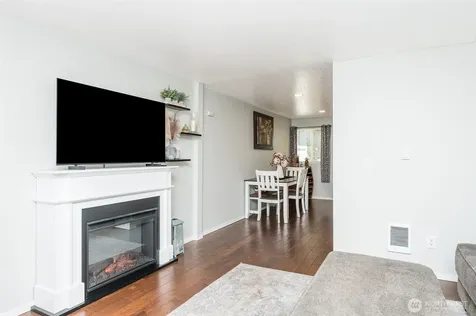 5726 99th Street Ct E Puyallup WA 98373