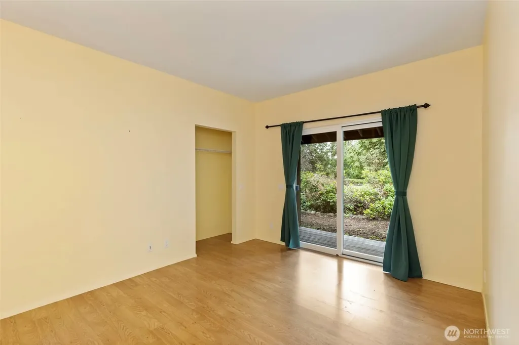 824 Schwartz Road Nordland WA 98358