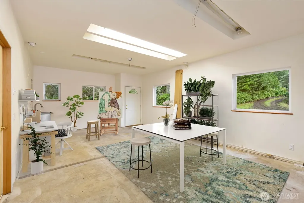 824 Schwartz Road Nordland WA 98358
