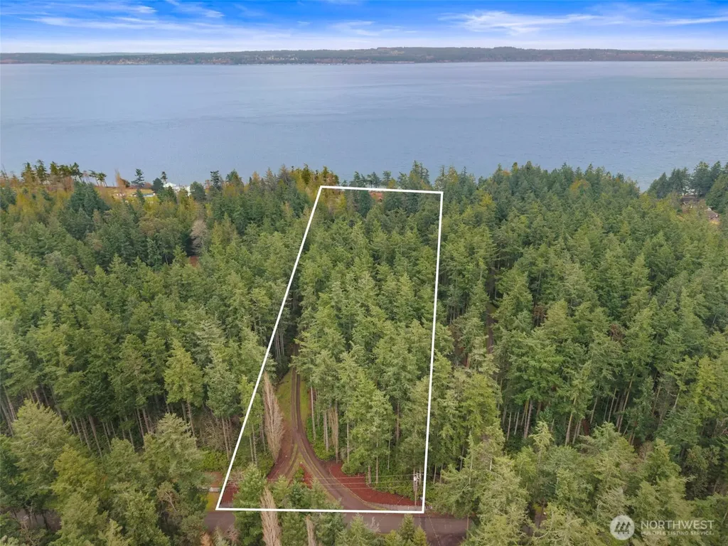 824 Schwartz Road Nordland WA 98358