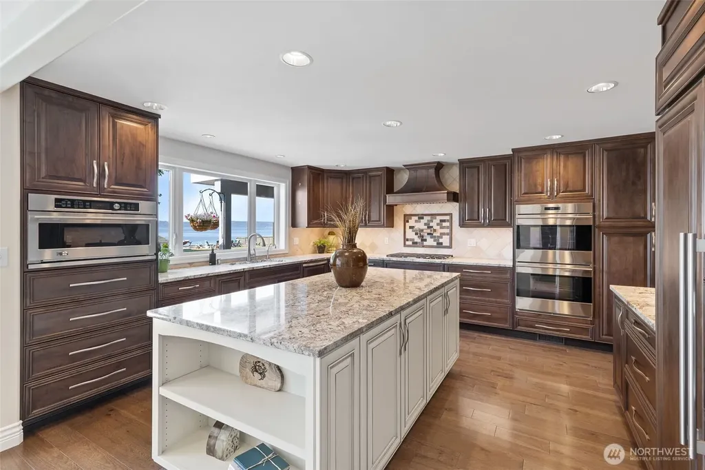 18141 Normandy Terrace SW Normandy Park WA 98166