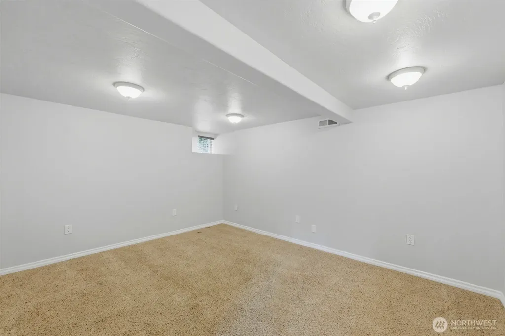 200 N Schaufler Lane Lilliwaup WA 98555