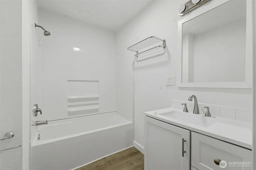 200 N Schaufler Lane Lilliwaup WA 98555