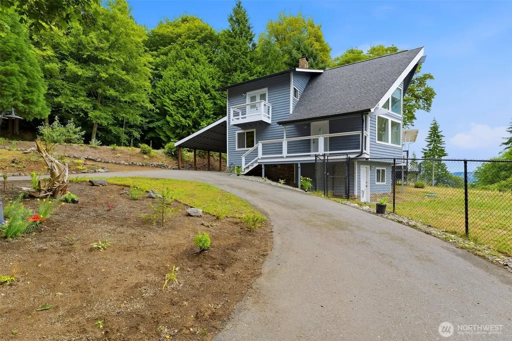 200 N Schaufler Lane Lilliwaup WA 98555