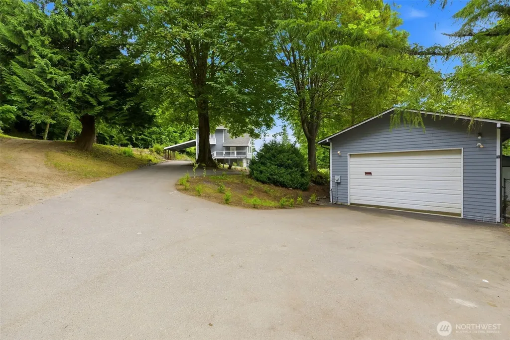 200 N Schaufler Lane Lilliwaup WA 98555