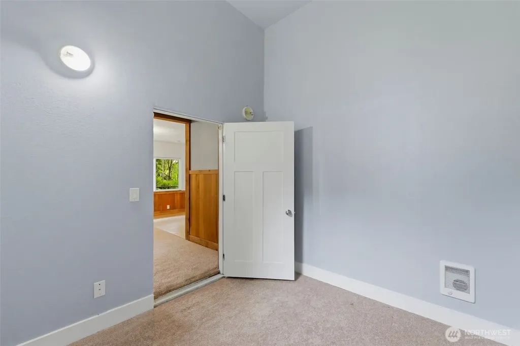 200 N Schaufler Lane Lilliwaup WA 98555