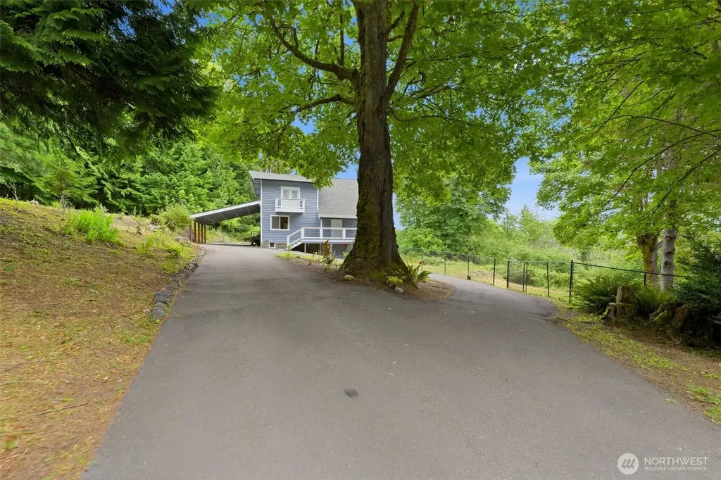 200 N Schaufler Lane Lilliwaup WA 98555