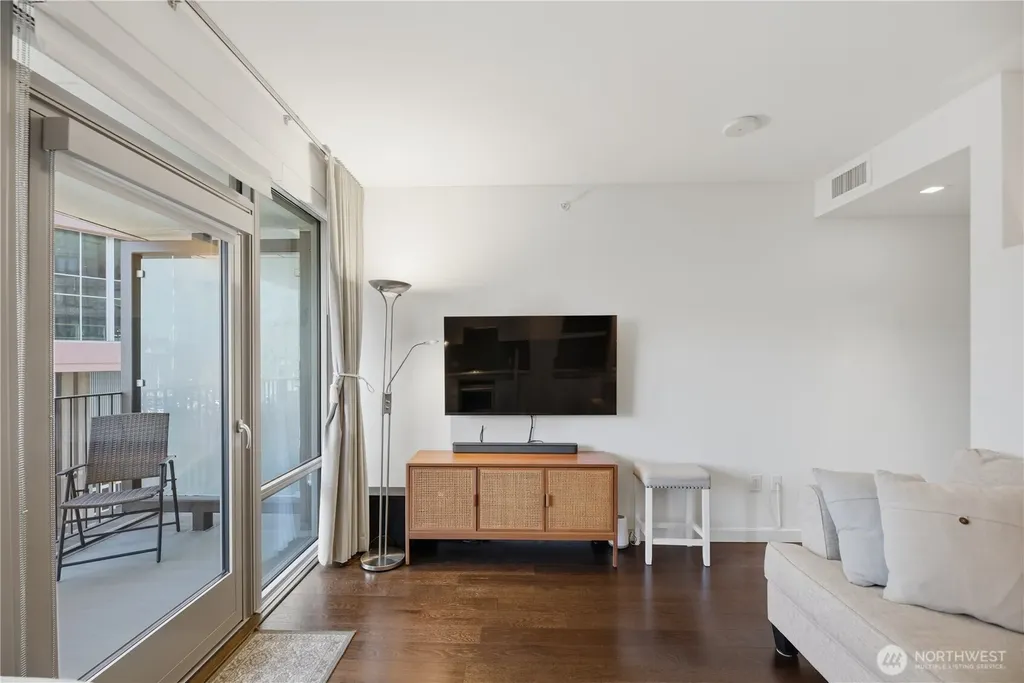 590 1st Avenue S Seattle WA 98104