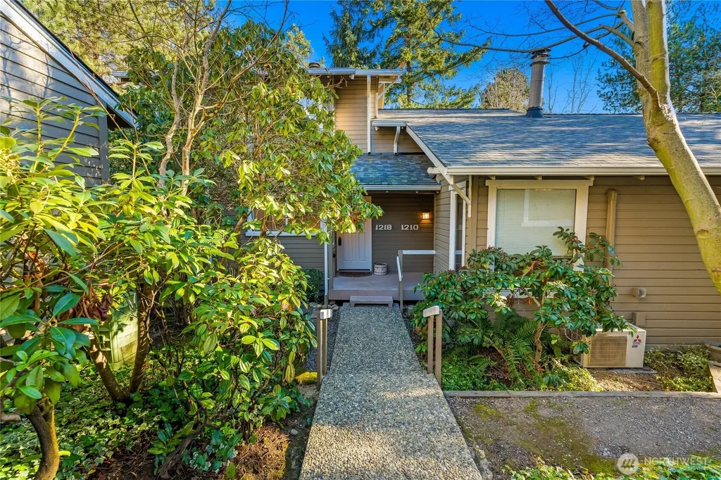1218 101st Place NE Bellevue WA 98004