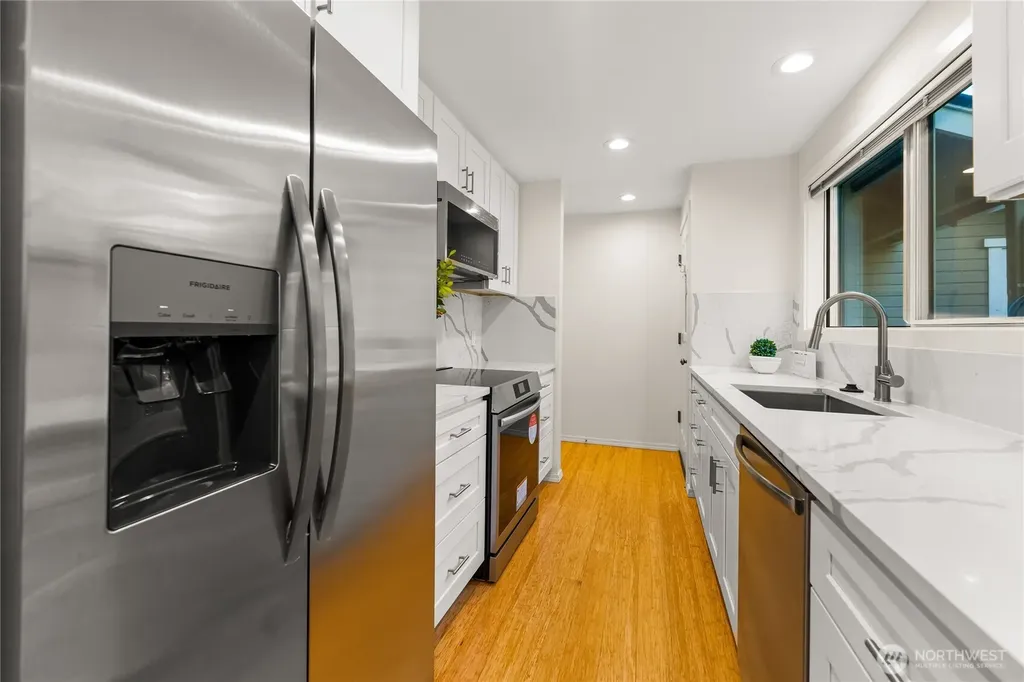 1218 101st Place NE Bellevue WA 98004