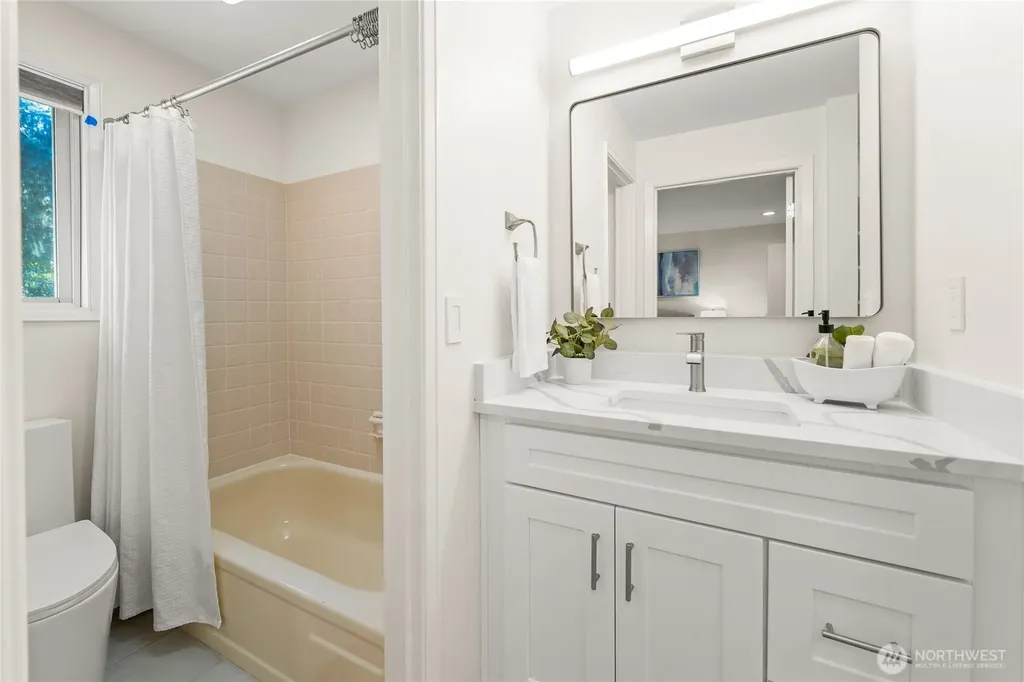 1218 101st Place NE Bellevue WA 98004