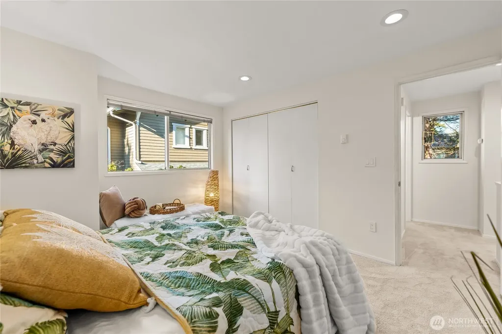 1218 101st Place NE Bellevue WA 98004