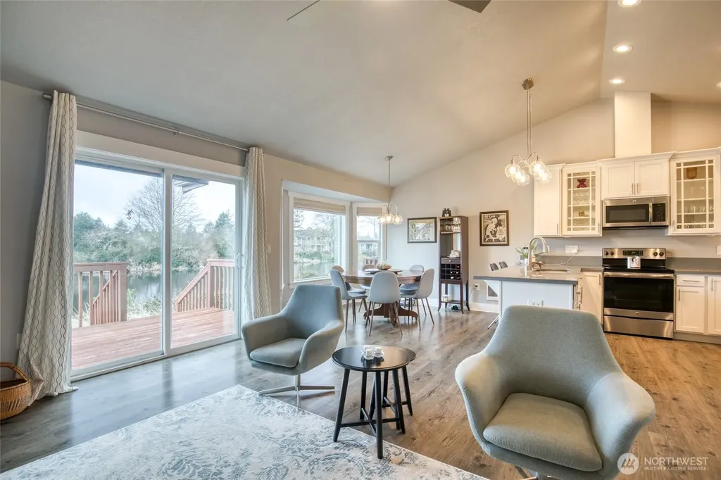 673 Island Circle SE Ocean Shores WA 98569