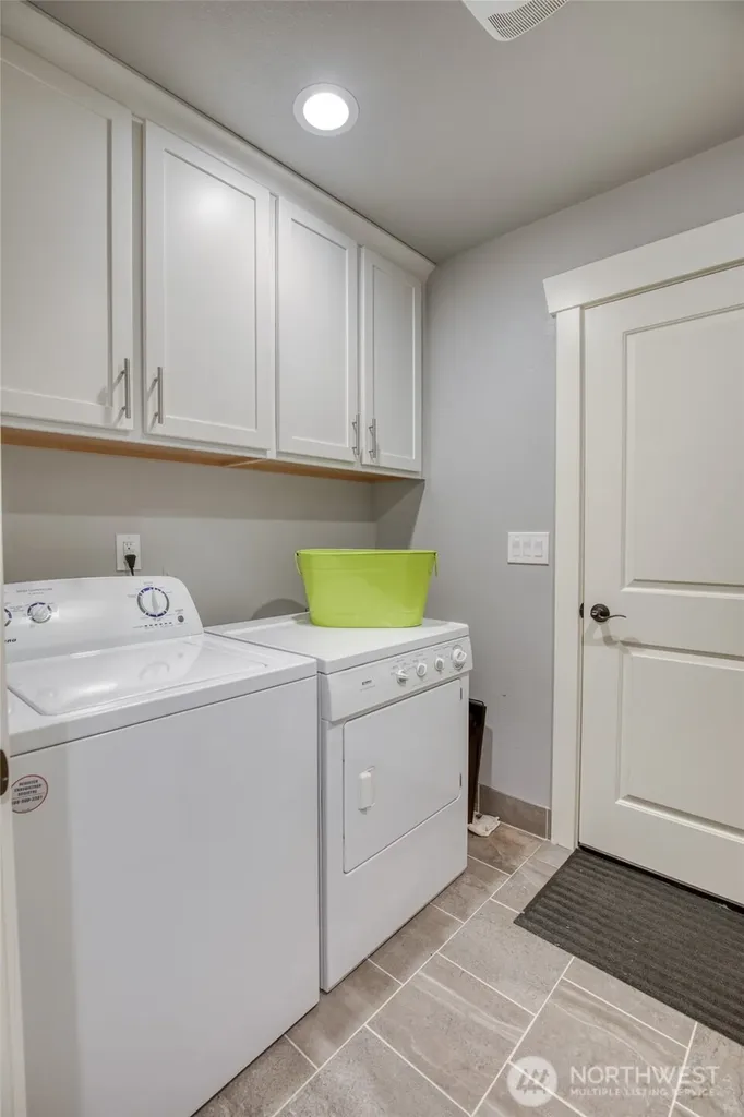 673 Island Circle SE Ocean Shores WA 98569