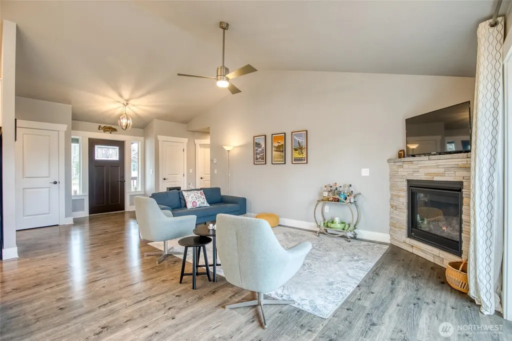673 Island Circle SE Ocean Shores WA 98569