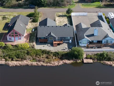 673 Island Circle SE Ocean Shores WA 98569