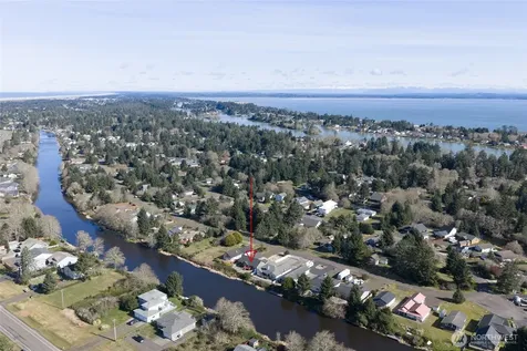 673 Island Circle SE Ocean Shores WA 98569