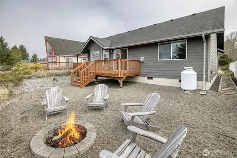673 Island Circle SE Ocean Shores WA 98569